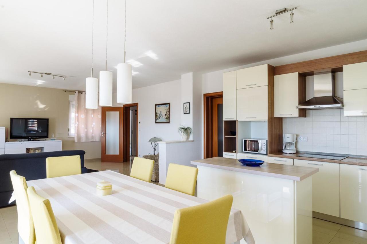 Apartman Niko Каштела Екстер'єр фото