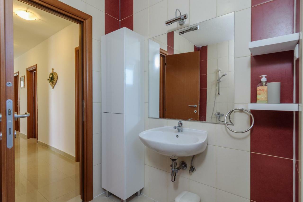 Apartman Niko Каштела Екстер'єр фото